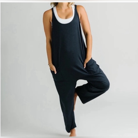 Zyia Active Newport Downtime Jumpsuit Size Medium Loose Fit Navy Pockets - Picture 1 of 7